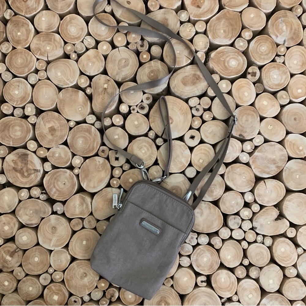 Baggallini Take Two RFID Bryant Crossbody Bag - Picture 3 of 7
